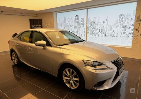 Lexus IS, 2014