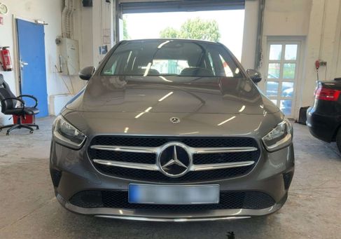 Mercedes-Benz B 180, 2020