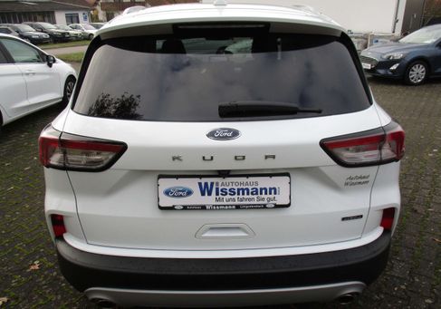 Ford Kuga, 2022