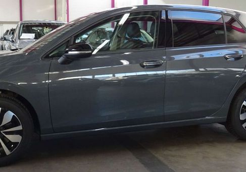 Volkswagen Golf, 2025