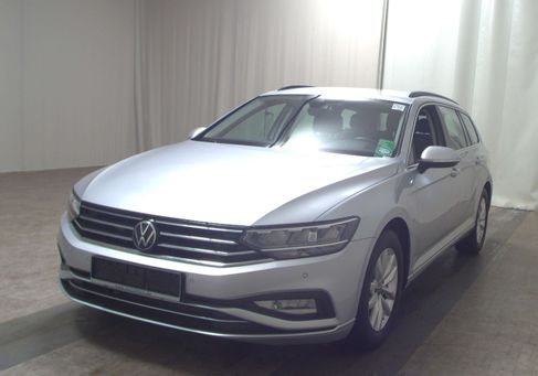 Volkswagen Passat, 2022