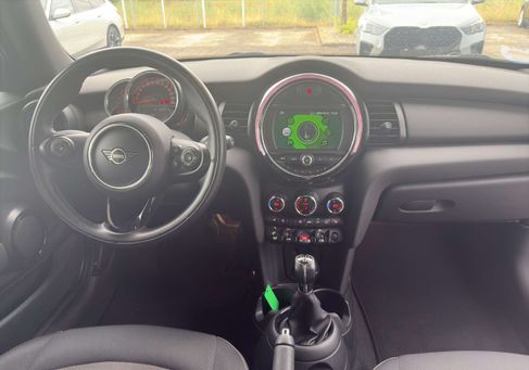 MINI ONE, 2019