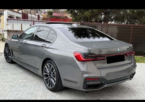 BMW 730, 2021