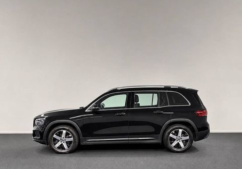 Mercedes-Benz GLB 200, 2023