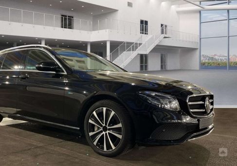 Mercedes-Benz E 300, 2020