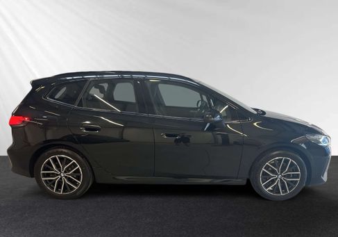 BMW 220, 2025 2