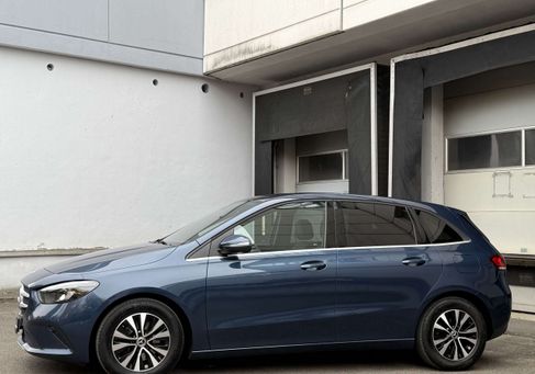 Mercedes-Benz B 200, 2022