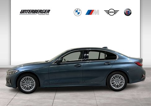 BMW 330, 2021