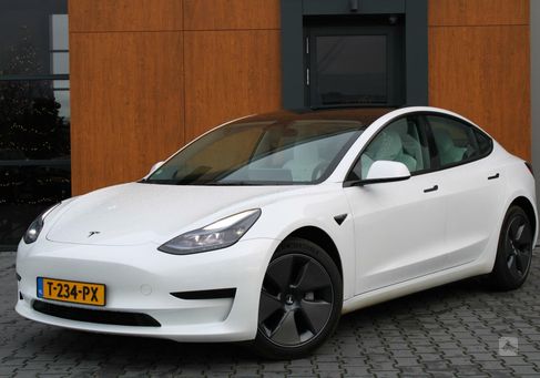 Tesla Model 3, 2023