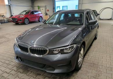 BMW 330, 2022