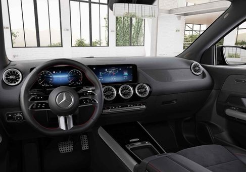 Mercedes-Benz GLA 180, 2025