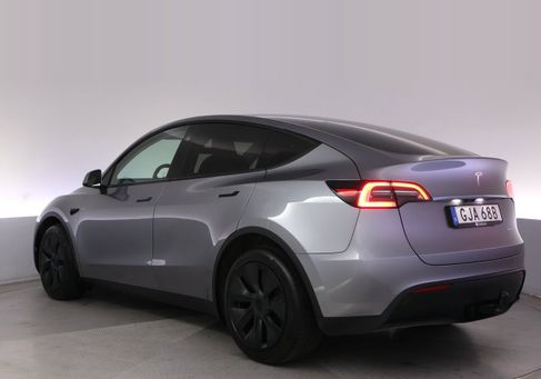 Tesla Model Y, 2024 3