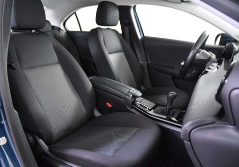 Mercedes-Benz A 180, 2020
