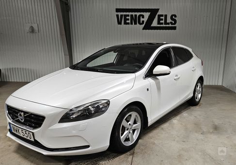 Volvo V40, 2016