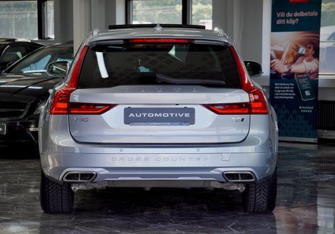 Volvo V90 Cross Country, 2019