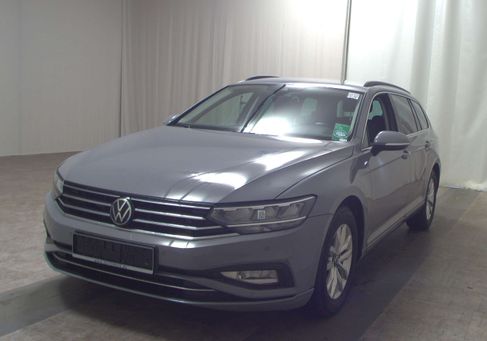 Volkswagen Passat, 2022