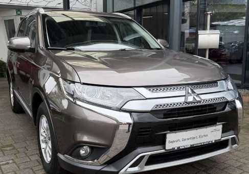 Mitsubishi Outlander, 2020