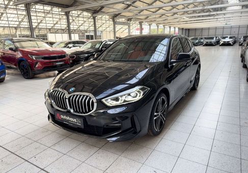 BMW 118, 2022