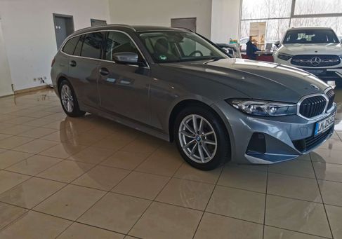 BMW 318, 2023
