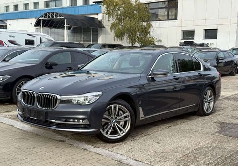 BMW 740, 2017