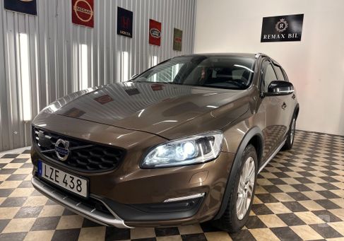 Volvo V60 Cross Country, 2016