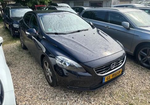 Volvo V40, 2015