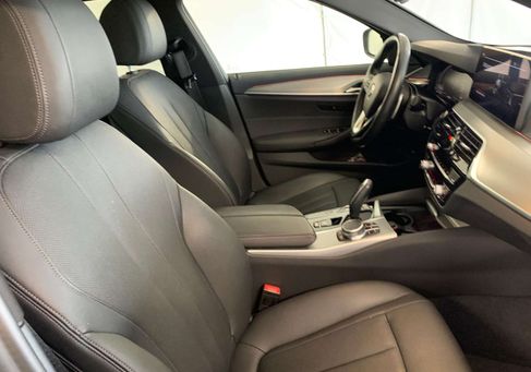 BMW 520, 2020 3
