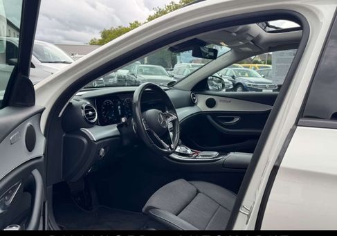 Mercedes-Benz E 300, 2022