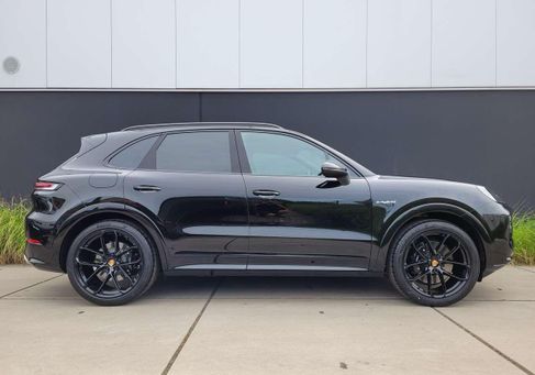 Porsche, 2024