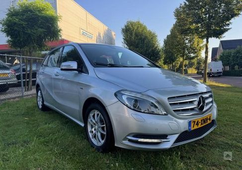 Mercedes-Benz B 180, 2012