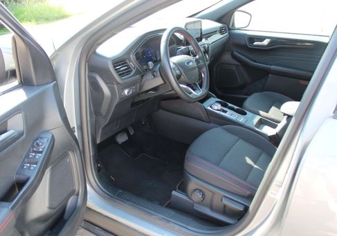 Ford Kuga, 2023