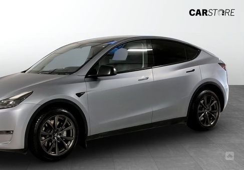 Tesla Model Y, 2021