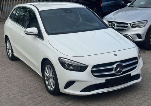 Mercedes-Benz B 180, 2020 2