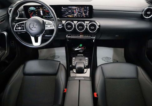 Mercedes-Benz CLA 250, 2022