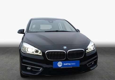 BMW 216, 2018