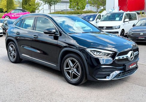 Mercedes-Benz GLA 180, 2022