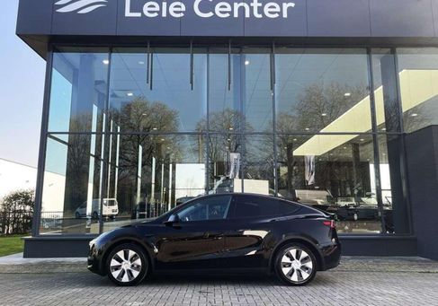 Tesla Model Y, 2022 3