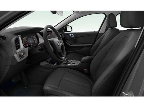 BMW 118, 2022