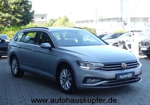 Volkswagen Passat, 2022