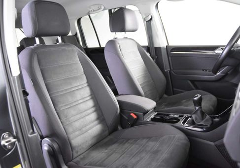 Volkswagen Touran, 2019 3