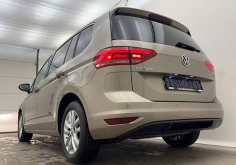 Volkswagen Touran, 2019 3