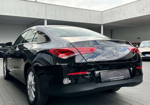 Mercedes-Benz CLA 250, 2022