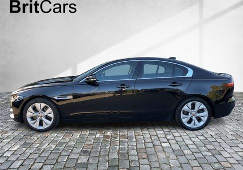 Jaguar XE, 2021 3
