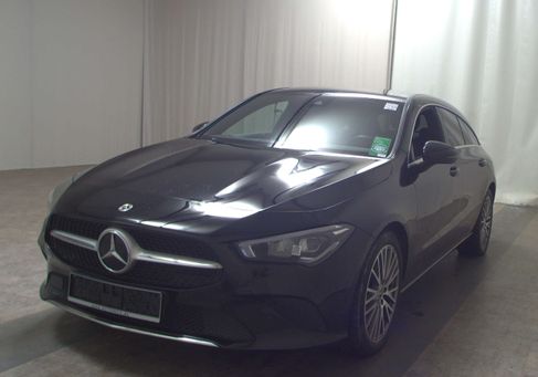 Mercedes-Benz CLA 200, 2022