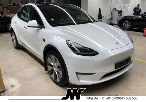 Tesla Model Y, 2023 2