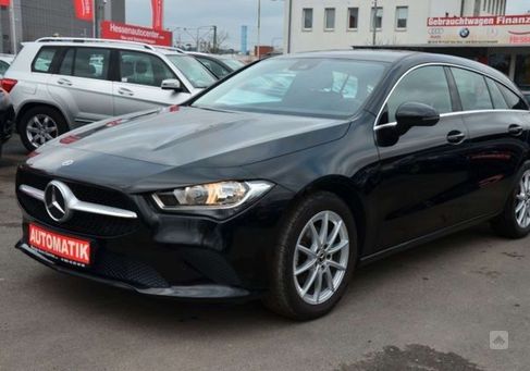 Mercedes-Benz CLA 180, 2022