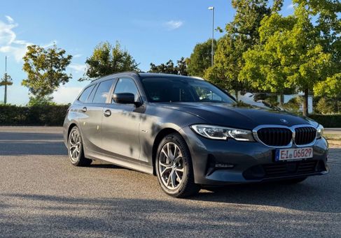 BMW 330, 2022 3