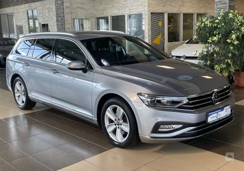 Volkswagen Passat, 2022