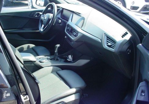 BMW 118, 2022
