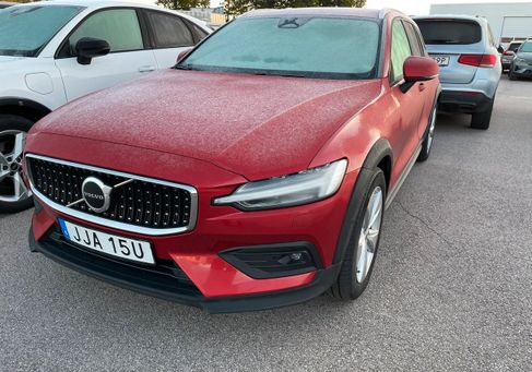 Volvo V60 Cross Country, 2023